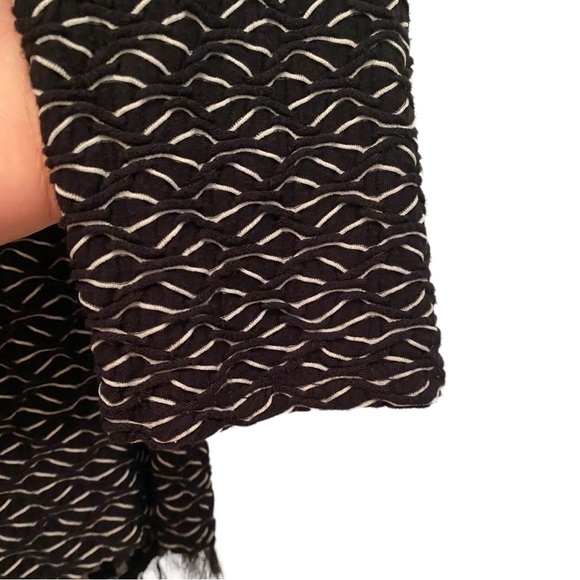 Anthropologie Black White Subtle Fringe Top Size‎ M - Picture 4 of 6